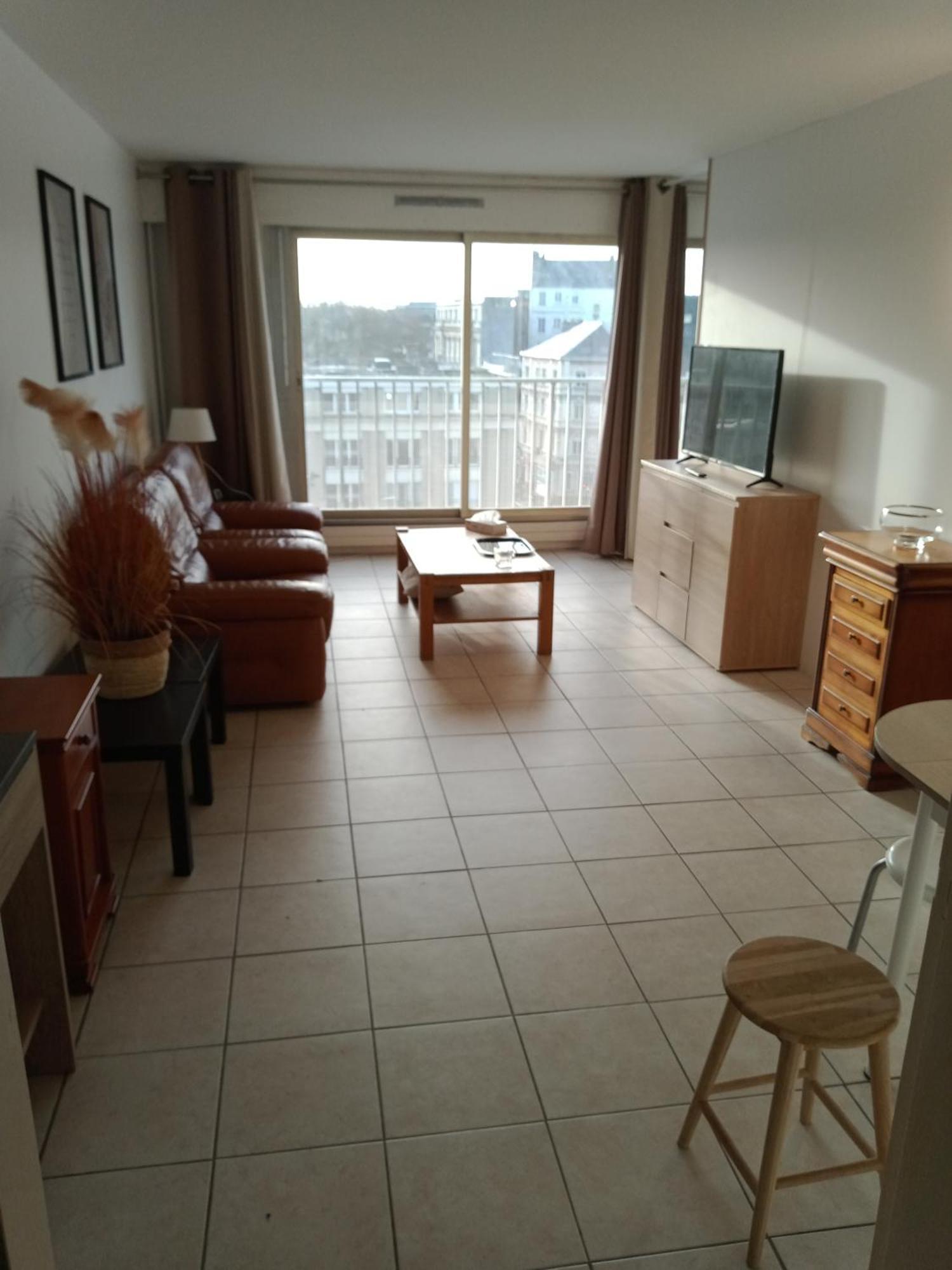 Appartement Appartement, Grand Pavois, 28 Rue Anatole France, Lumineux, Plein Centre, A Pied, Parking Prive, Ascenseur, Arrivee Autonome,