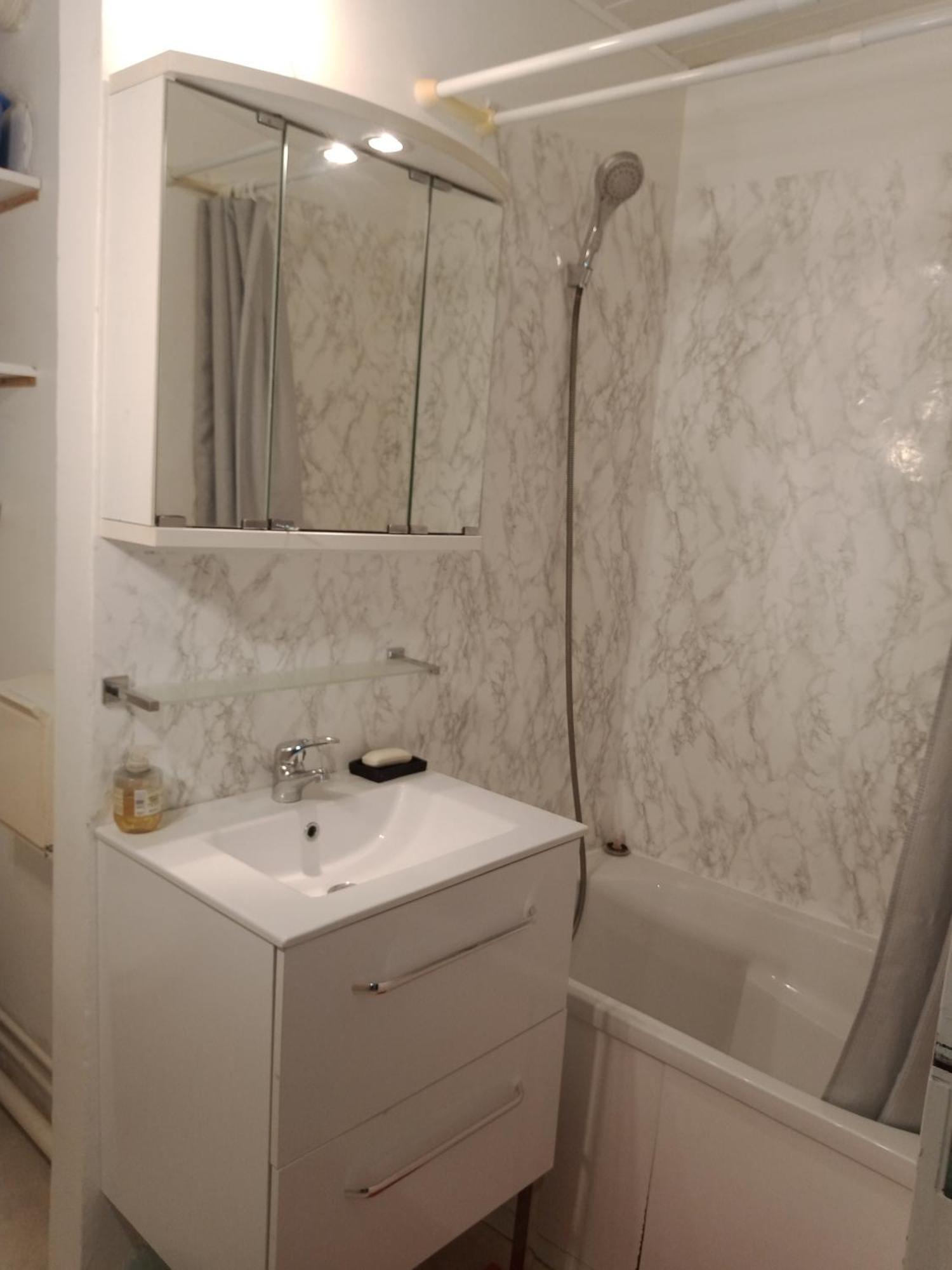 Appartement, Grand Pavois, 28 Rue Anatole France, Lumineux, Plein Centre, A Pied, Parking Prive, Ascenseur, Arrivee Autonome, Appartement *